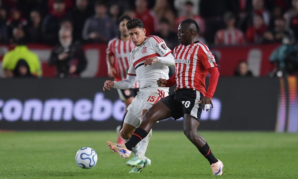 Flamengo segura o Estudiantes e trás decisão para o Maracanã