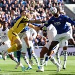 Dibu Martínez sofre choque na cabeça em jogo do Chelsea e é levado a hospital
