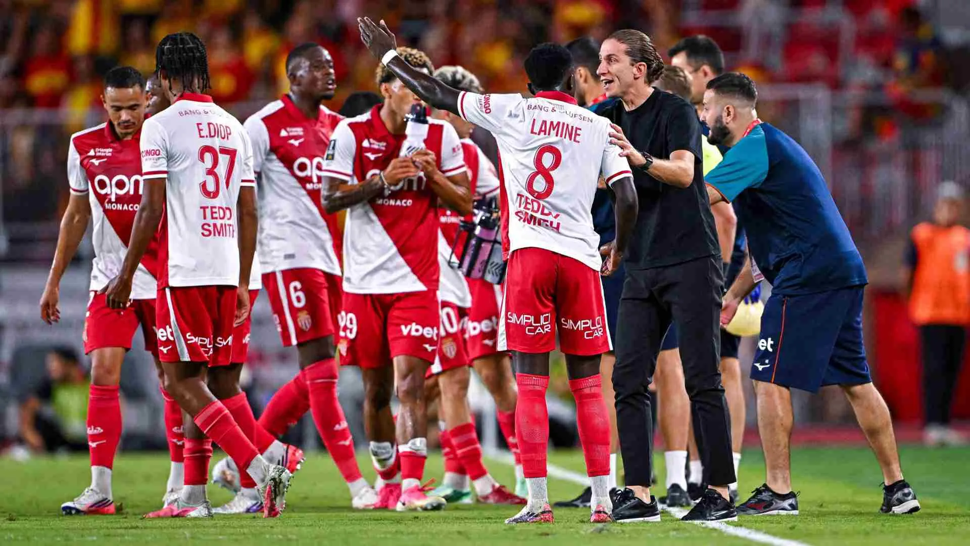 Filipe Luís é “invencível” no Monaco, diz jornal espanhol
