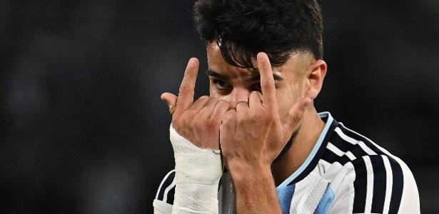 Sem Messi, joia comanda goleada da Argentina na Bolívia, e Flaco marca pela primeira vez