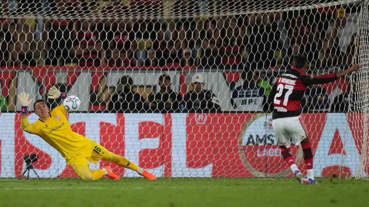 Bruno Henrique lamenta eliminação do Flamengo