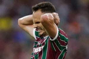 Renê alerta o Fluminense contra o Palmeiras