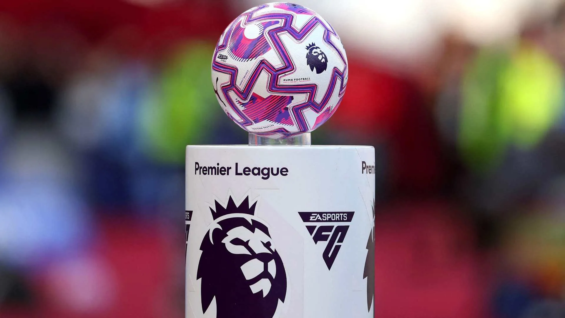 Futebol inglês: 32 clubes não durariam um mês sem aportes