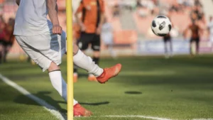 Futebol na TV hoje: onde assistir os clássicos deste domingo (11)