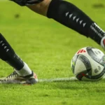 Futebol na TV hoje: onde assistir aos jogos de segunda-feira (12)