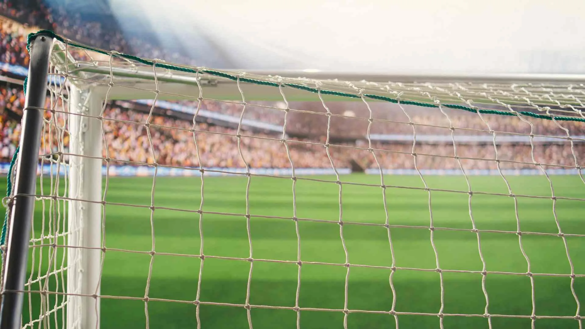 Futebol na TV hoje: horários e onde assistir os jogos na sexta (9)