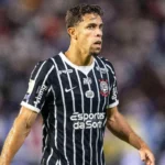 Gabriel Paulista será julgado pelo STJD e pode desfalcar o Corinthians