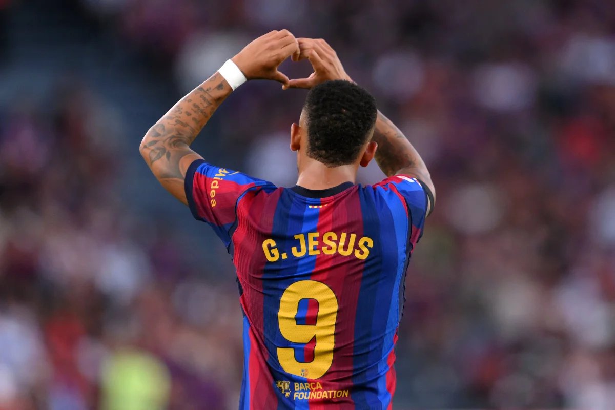 Gabriel Jesus tem média de um gol a cada 44 minutos pelo Barcelona