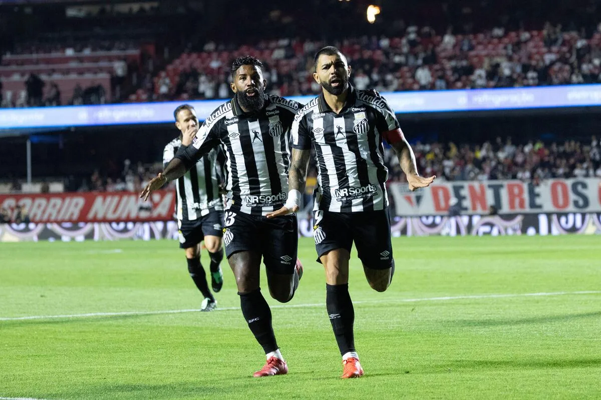 Gabigol ironiza críticas após dois gols pelo Santos: “10 anos”
