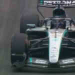 George Russell, da Mercedes, liderava sprint em Singapura quando bateu sozinho