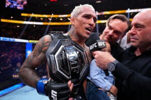 Charles do Bronx defende cinturão BMF do UFC em dezembro contra Diego
