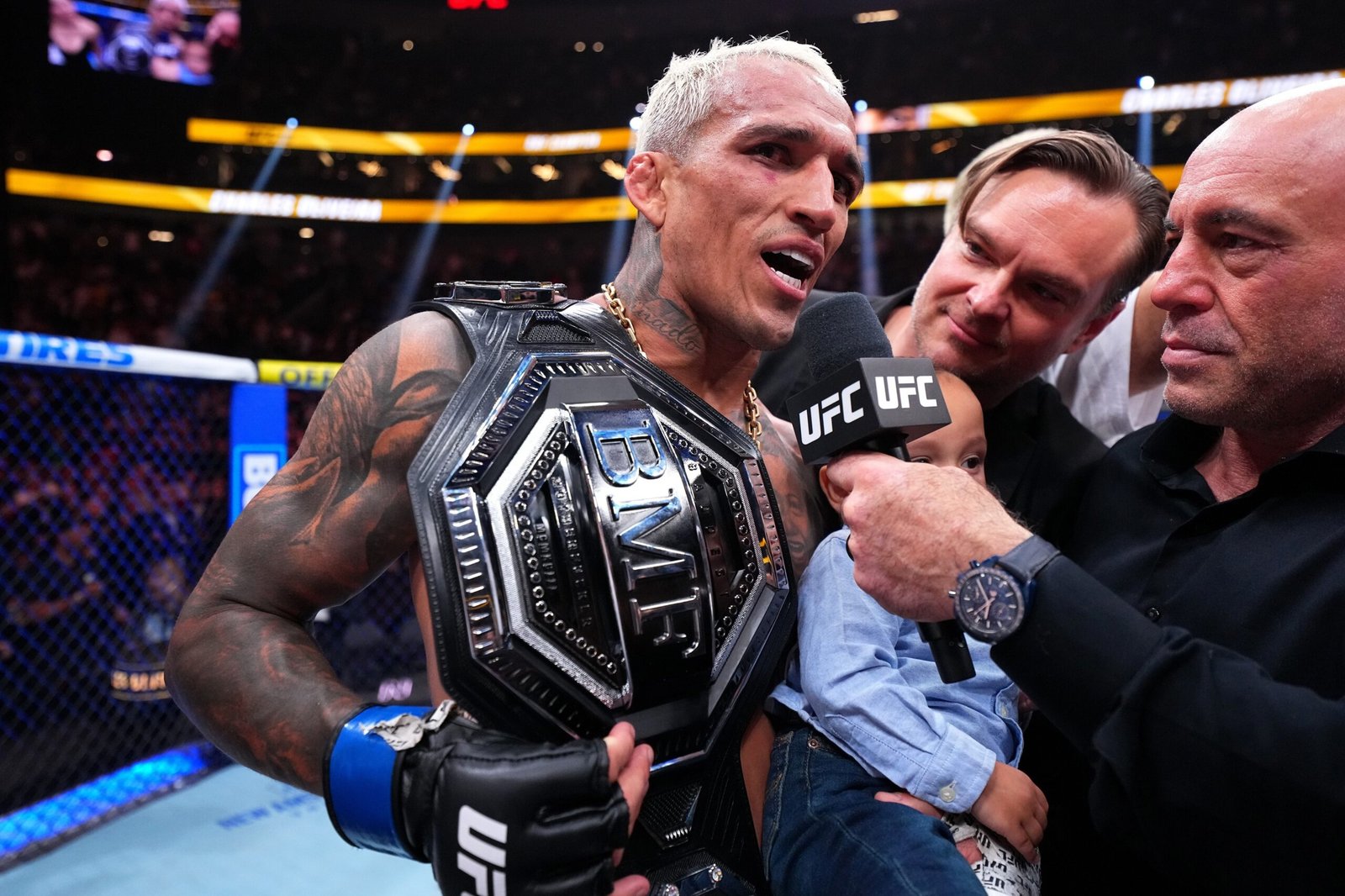 Charles do Bronx defende cinturão BMF do UFC em dezembro contra Diego