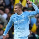 Haaland comemora ao marcar para o Manchester City no clássico com Liverpool