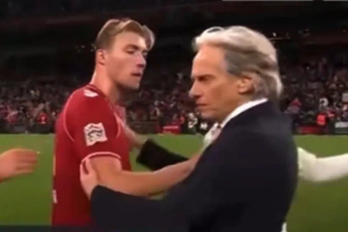 Fã de Cristiano Ronaldo, atacante da Dinamarca empurra Jorge Jesus