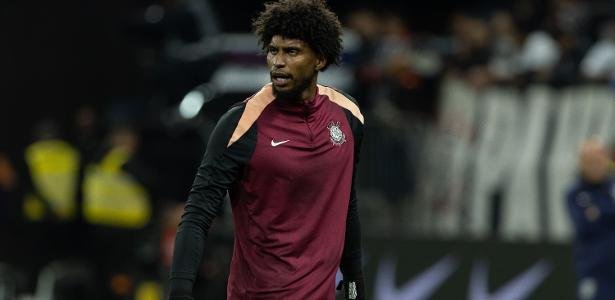 Hugo Souza revela medo de cair, e não garante que fica no Corinthians