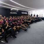 Seedorf conhece CT, conversa com elenco e comanda primeiro treino no Corinthians