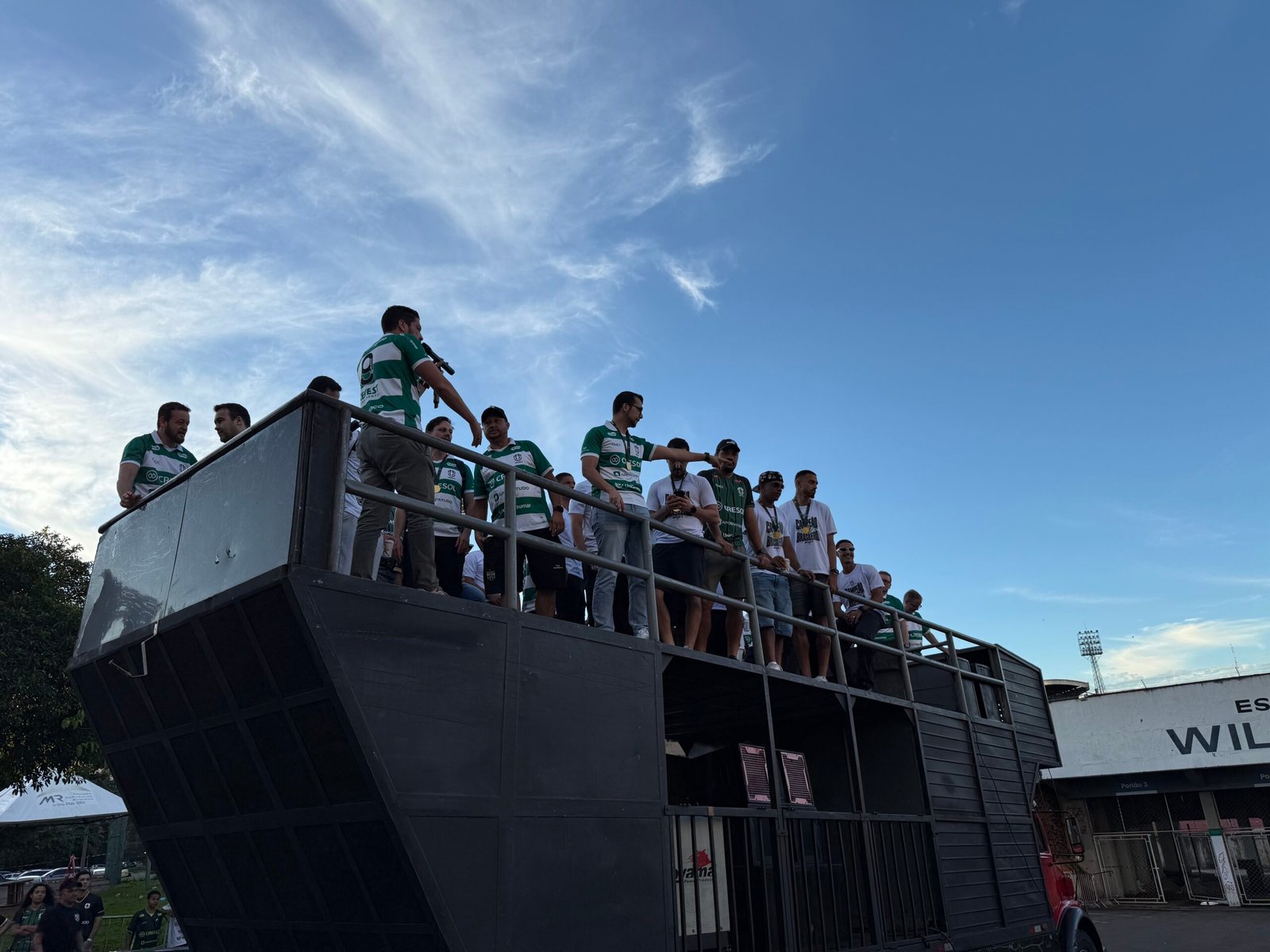 Campeão da Série C, Maringá celebra título em trio elétrico; veja