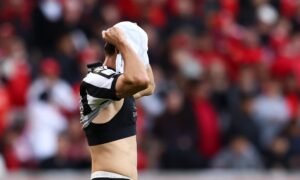 Zagueiro do Santos rebate pergunta após gol sofrido pelo Santos