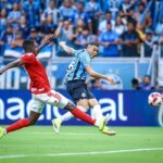 Grêmio e Internacional se enfrentam em jogo dos desesperados no Brasileirão