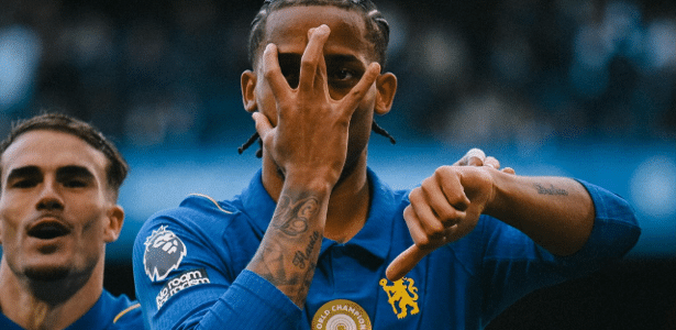 João Pedro foi estrela na goleada do Chelsea, com direito a golaço