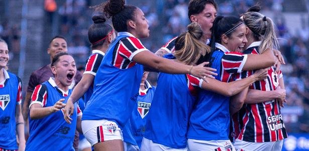 O São Paulo venceu o jogo de ida contra o Corinthians por 2 a 1