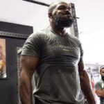 Jon Jones revela 'único arrependimento' da carreira: "Deveria estar lá"