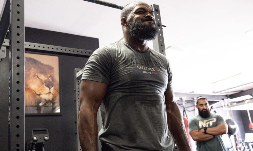 Jon Jones revela 'único arrependimento' da carreira: "Deveria estar lá"