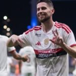 O Flamengo lidera o Brasileirão com 67 pontos