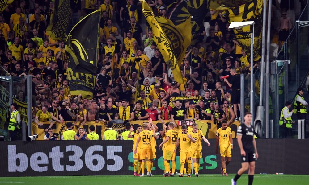 Borussia Dortmund lança iniciativa contra uso de celulares no estádio; entenda
