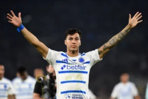 Artur Jorge destaca Kaio Jorge após três gols na vitória do Cruzeiro