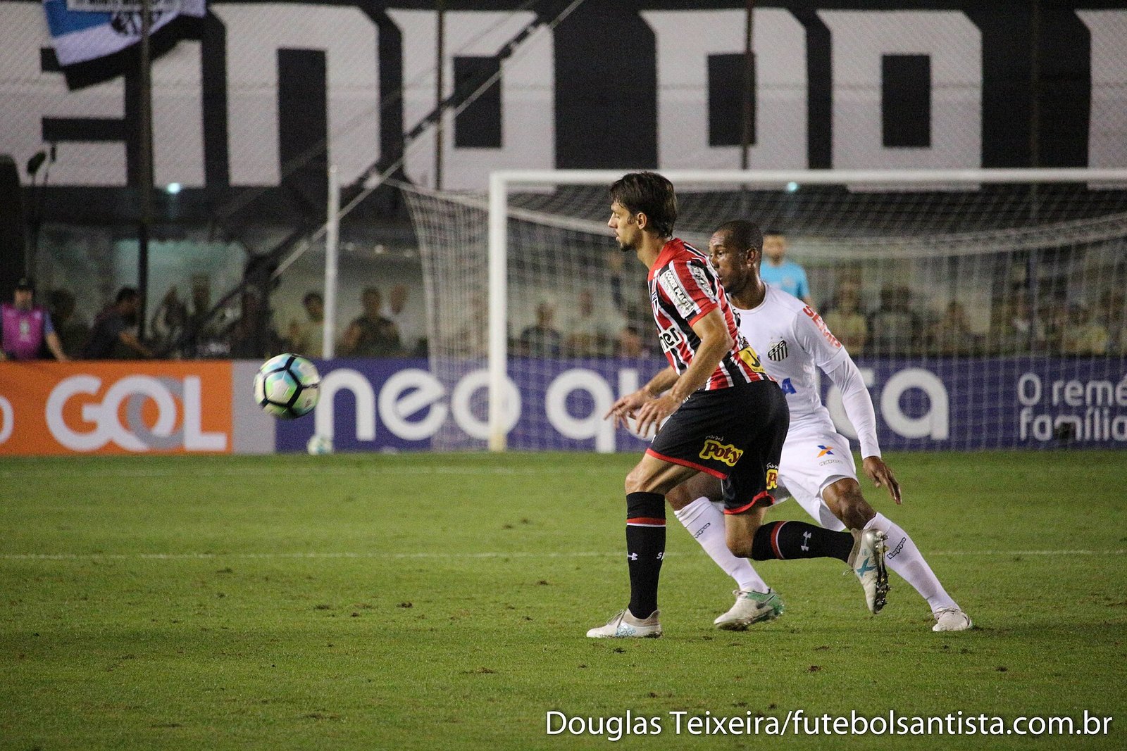 Lance de Santos 3 x 2 São Paulo, partida válida pelo Brasileirão 2017, disputada na Vila Belmiro