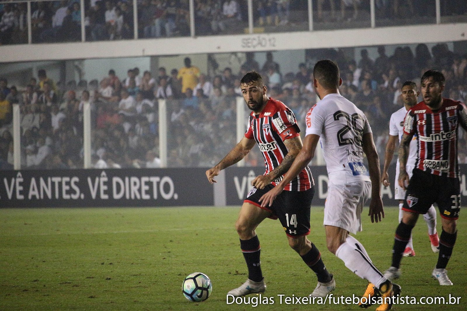 Lance de Santos 3 x 2 São Paulo, partida válida pelo Brasileirão 2017, disputada na Vila Belmiro