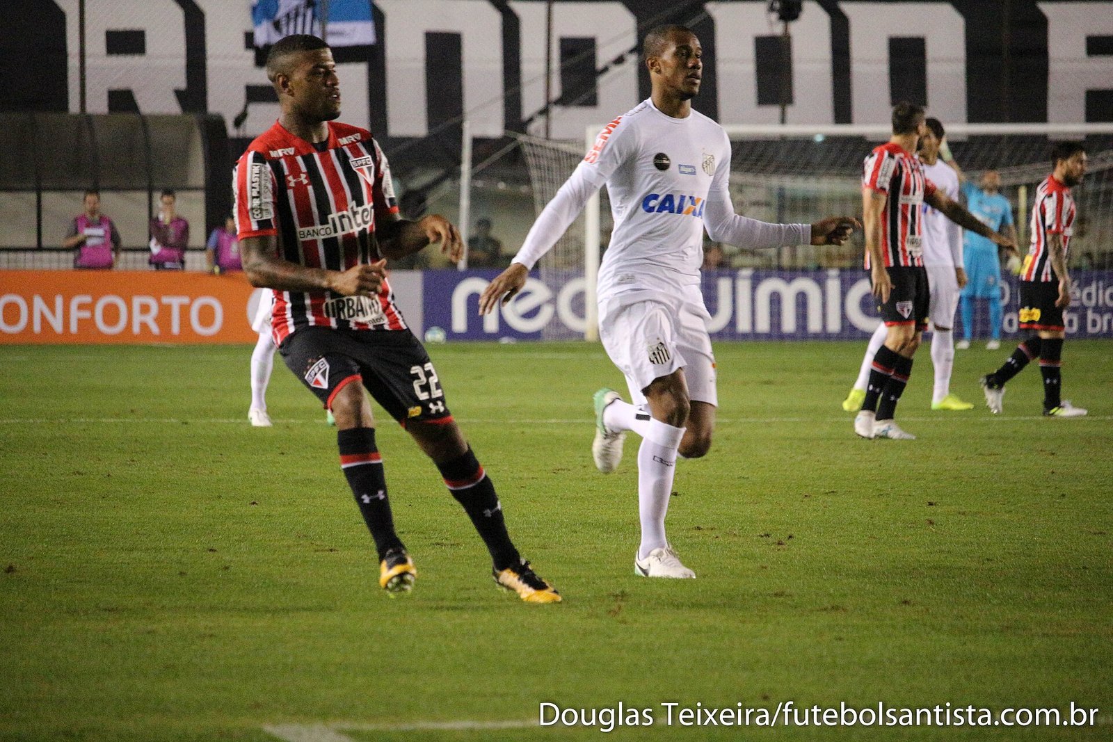 Lance de Santos 3 x 2 São Paulo, partida válida pelo Brasileirão 2017, disputada na Vila Belmiro