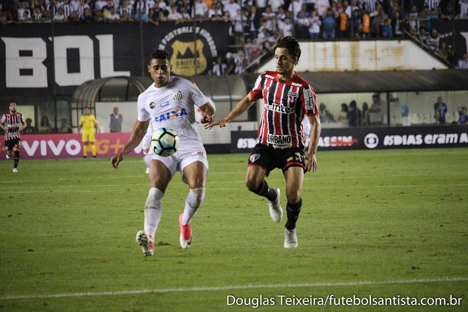 Lance de Santos 3 x 2 São Paulo, partida válida pelo Brasileirão 2017, disputada na Vila Belmiro