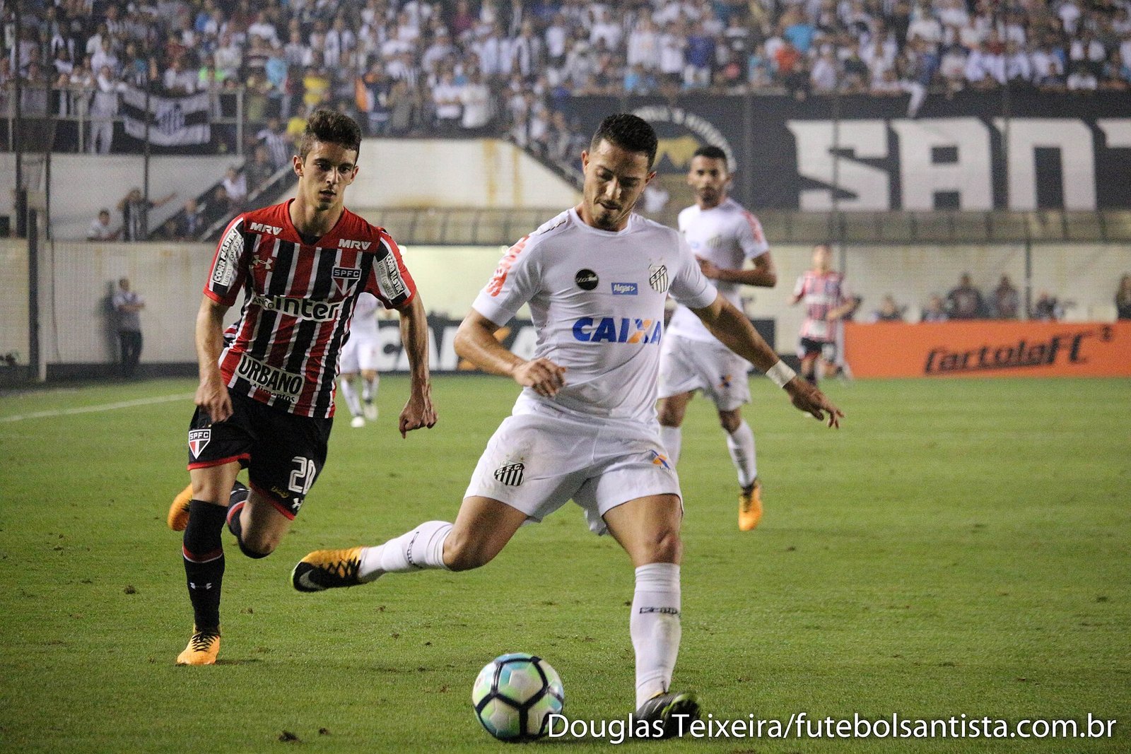Lance de Santos 3 x 2 São Paulo, partida válida pelo Brasileirão 2017, disputada na Vila Belmiro