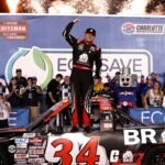 NASCAR Truck: Riggs vence em Charlotte após batalha dramática