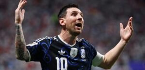 Lionel Messi, da Argentina, comemora após Lautaro Martínez marcar o segundo gol da equipe 15 de julho de 2026 REUTERS/Agustín Marcarian
