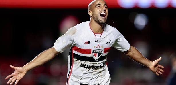 Lucas Moura, do São Paulo, comemora gol contra o Grêmio, pelo Campeonato Brasileiro