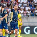 Reinaldo isola pênalti no fim, Bahia bate Mirassol e cola no G4