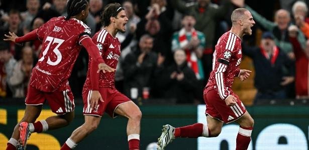 Mac Allister, do Liverpool, comemora gol contra o Atlético de Madri, pela Liga dos Campeões