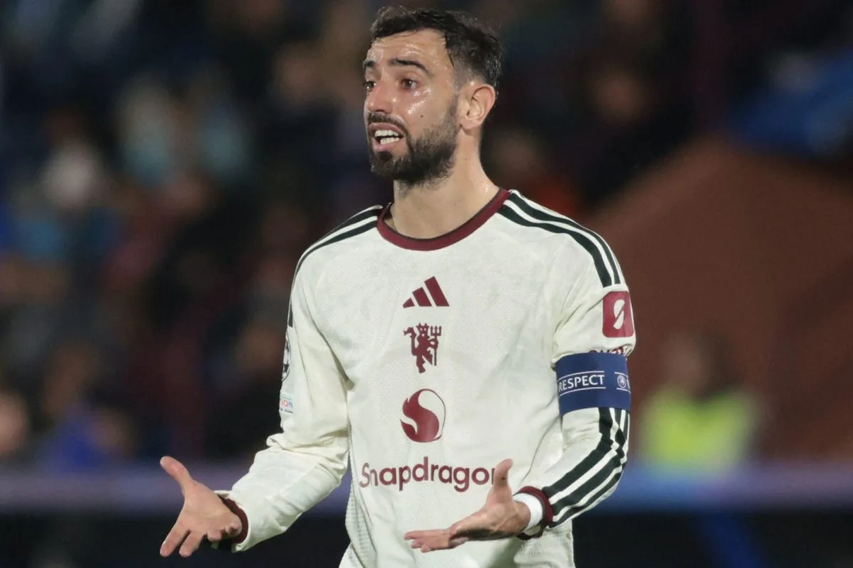 Bruno Fernandes critica Carrick após goleada