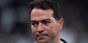 Marcelo Paz diz que quer novo técnico do Corinthians antes do Dérbi