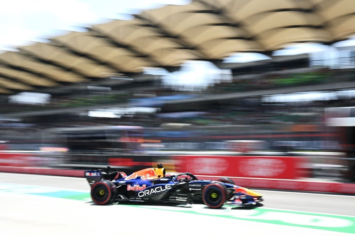 F1: Verstappen lidera TL1 do GP do Bahrein; Bortoleto P13