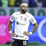 Corinthians informa lesões de Memphis Depay e Gabriel Paulista