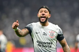 Com novo técnico e sob pressão, Internacional e Corinthians fazem jogo decisivo no Beira-Rio | Torcedores