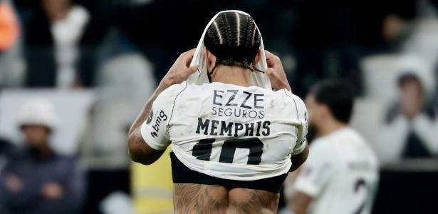 Corinthians: Casagrande critica Depay após queda de Diniz