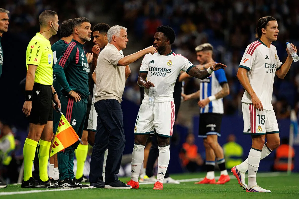Mourinho defende Vini Jr. e critica ambiente em Madri