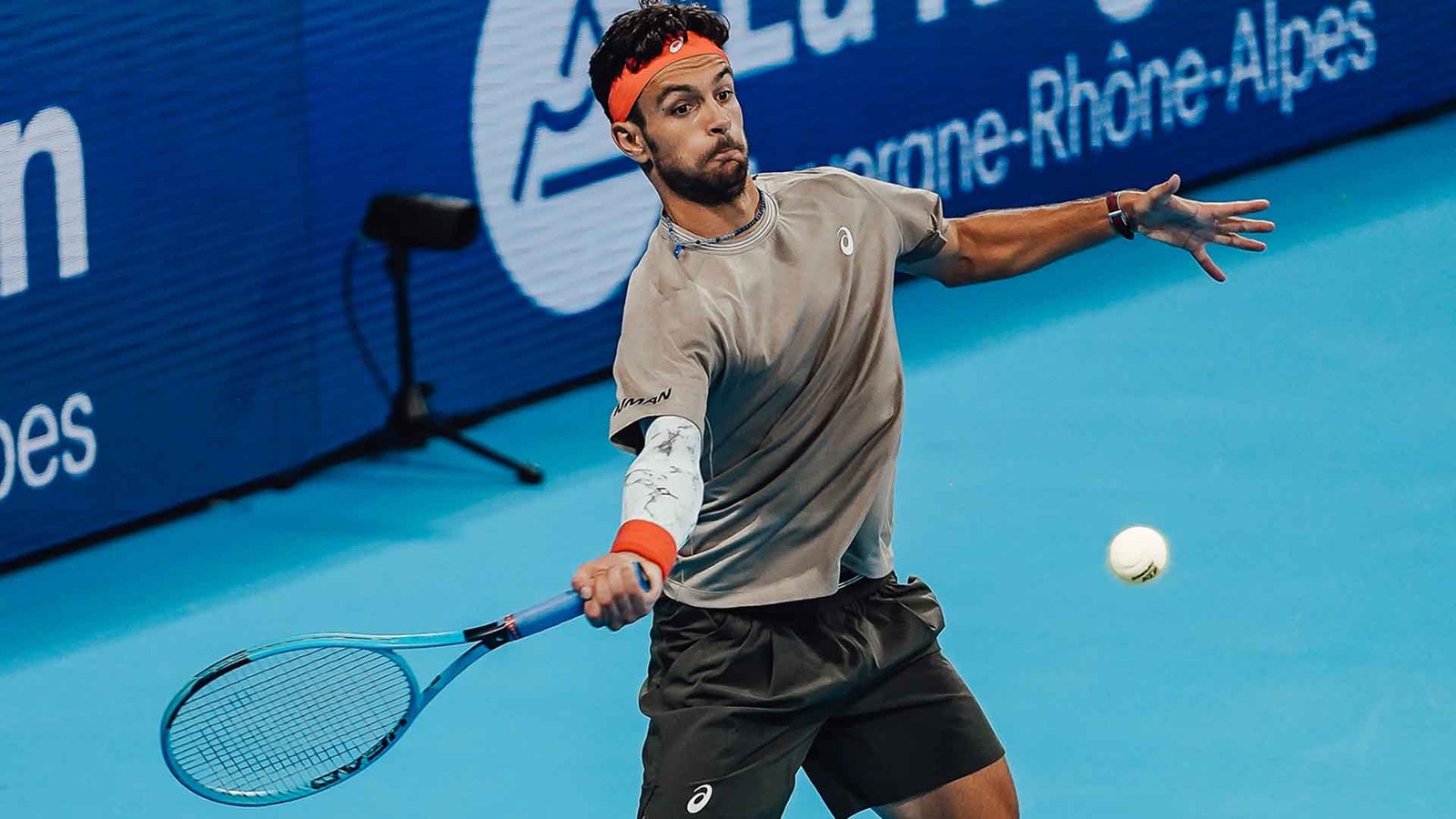 Musetti luta por 3h30 e elimina mais um francês para chegar à semifinal