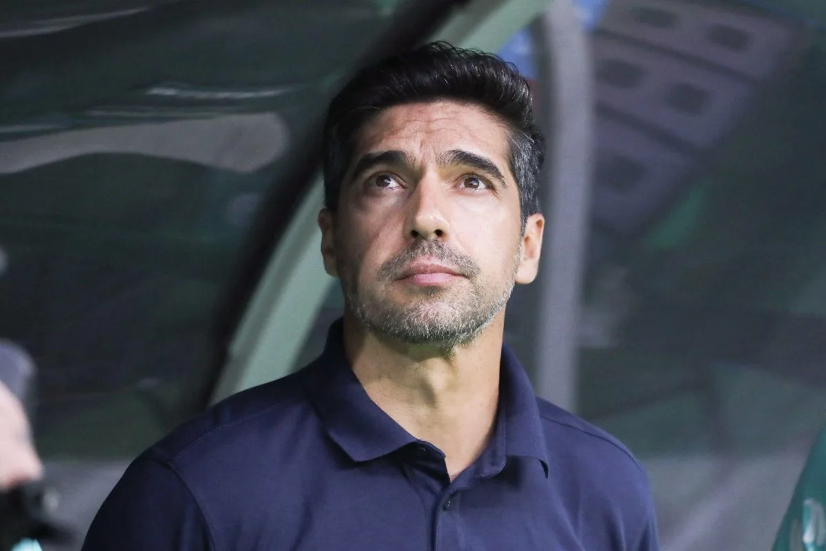 Abel Ferreira retorna ao Palmeiras para decisão contra o Fluminense