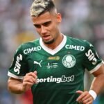 Andreas Pereira explica lance que causou expulsão no Palmeiras